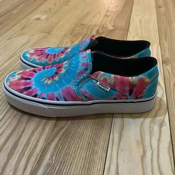 Tye Dye Vans Classic Slip On - Picture 3 of 5